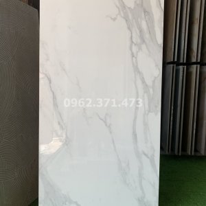 Gạch ốp tường phòng khách 60x120 vân mây