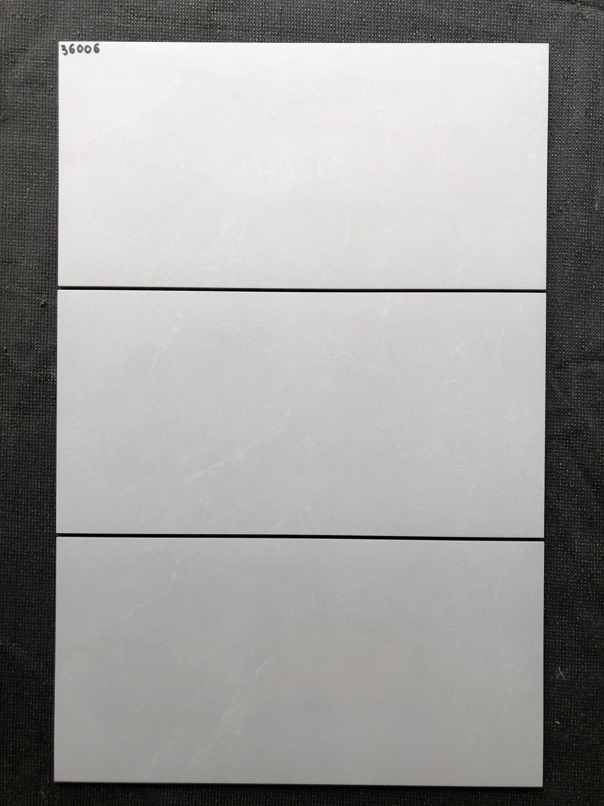 gach-da-mo-op-tuong-30x60-royal-36006-1 Ốp gạch mờ 300x600 Royal